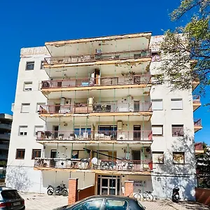 https://book-avenida-salou.catalonia-hotels.com